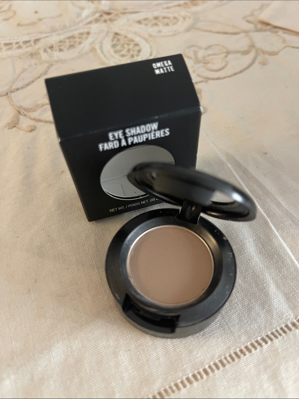 MAC Single Eyeshadow โ Omega (Matte Taupe)